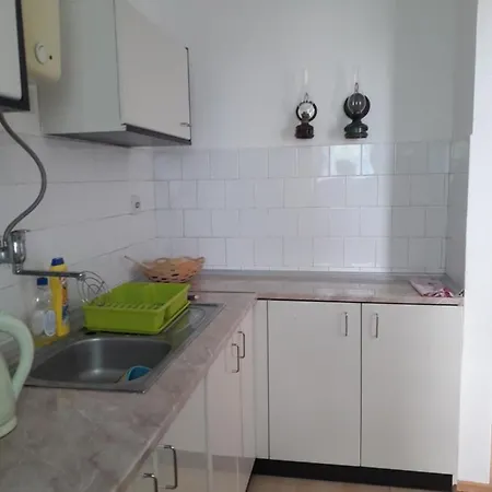 Kutak- Stan Na Dan * Paraćin